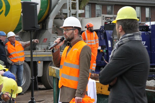 Slaan eerste paal nieuw ikc De Twijn speech wethouder Kraijo