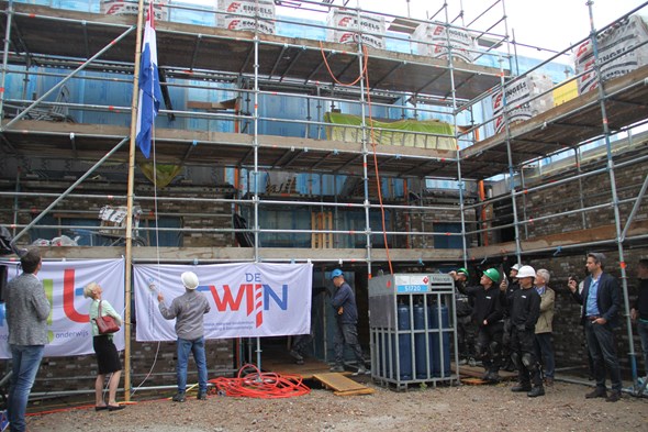 De Twijn - hoogste punt hijsen vlag (1)